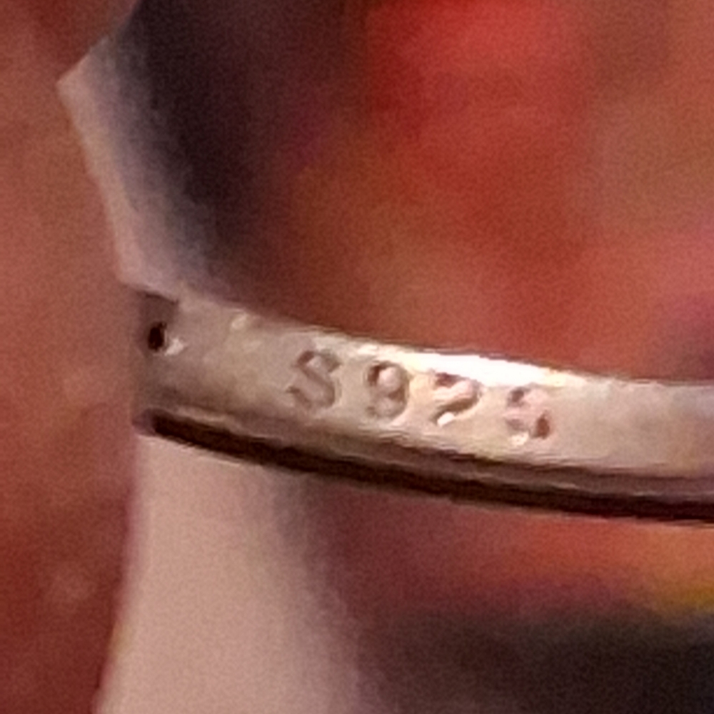 Elegant Silver Heart Ring - Picture 4 of 4